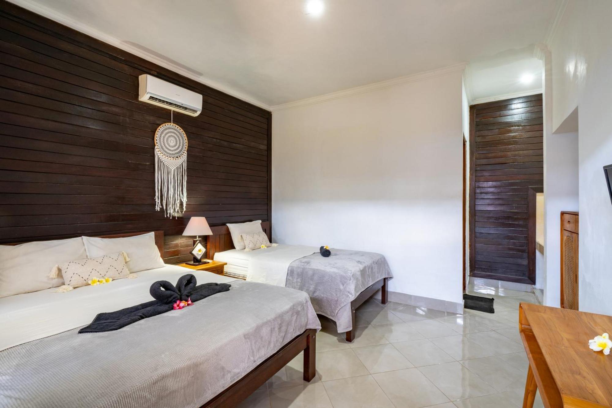 Widia Homestay Nusa Lembongan Exterior photo